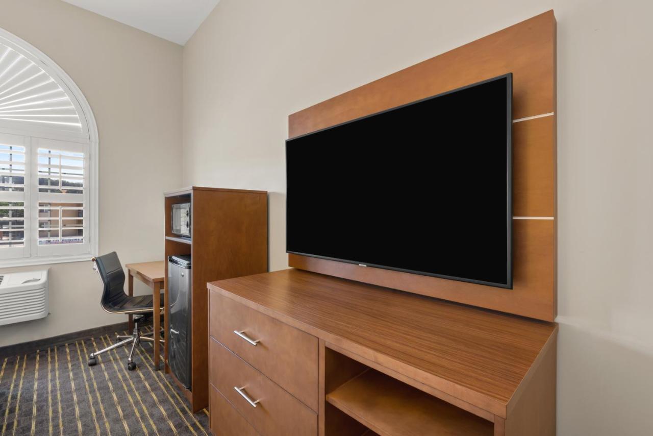 Hotel Aura Sfo Airport Free Shuttle San Bruno Luaran gambar